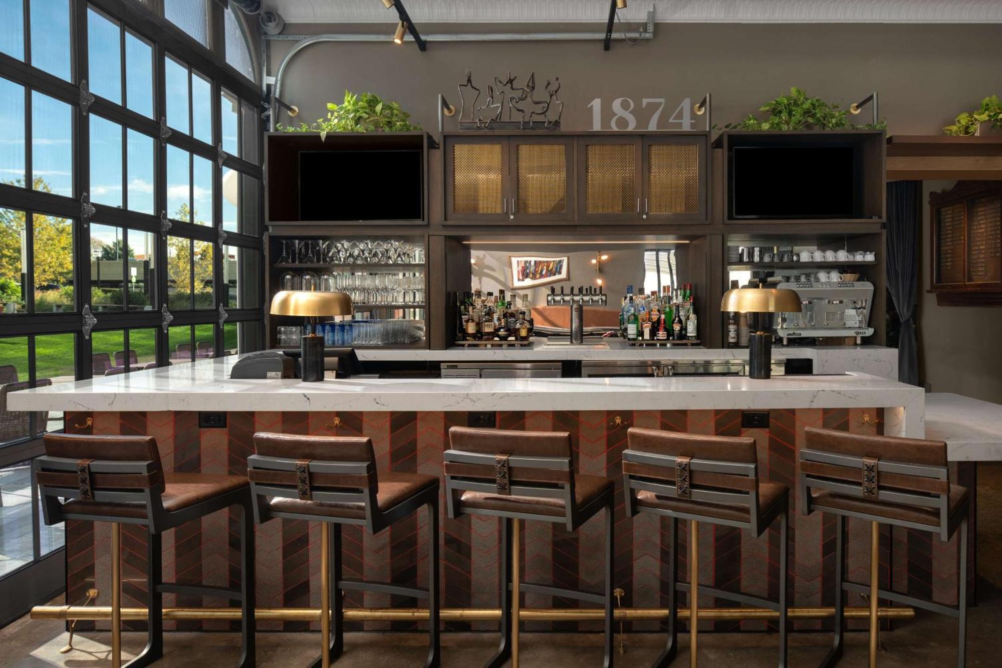 Hotel West & Main Conshohocken, Tapestry Collection Hilton Экстерьер фото